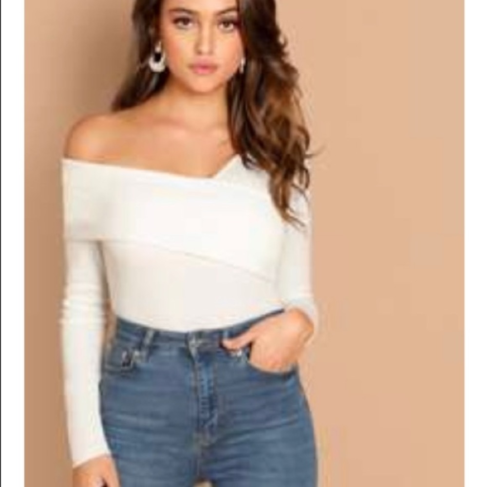 New. Never worn. White top from shein. Size xl but runs small.